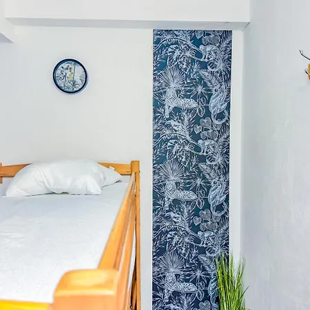 4 Personnes Place St Claire Apartment *